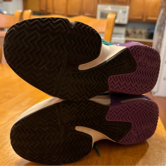 Lebron basketball shoes - Picture 6 of 8